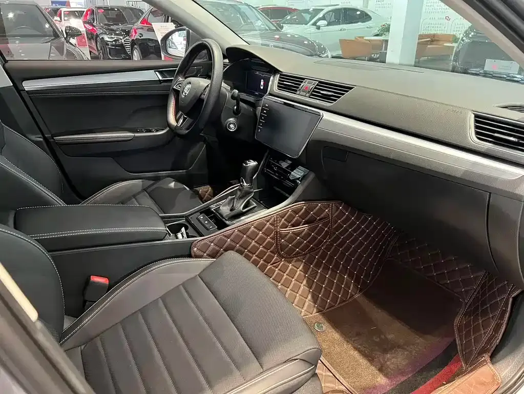 Skoda Superb — фото 3