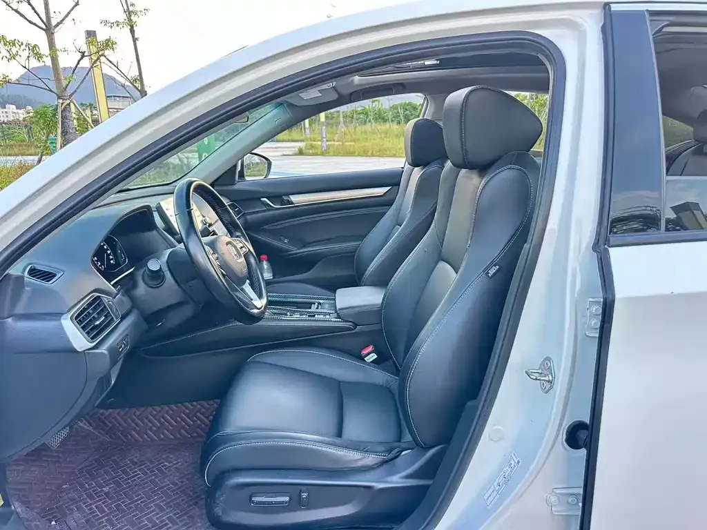 Honda Inspire — фото 6