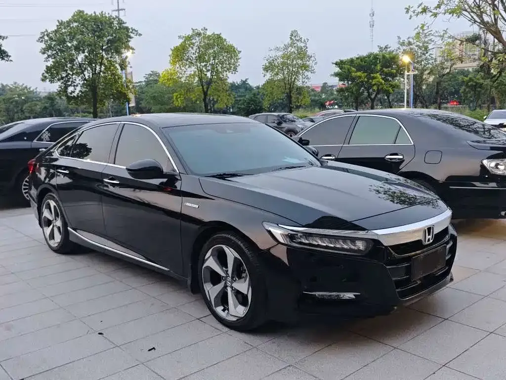 Honda Accord — фото 8