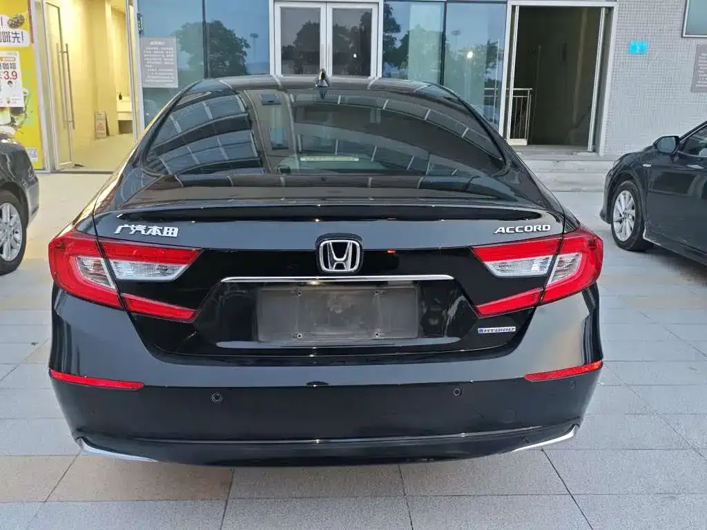 Honda Accord — фото 7