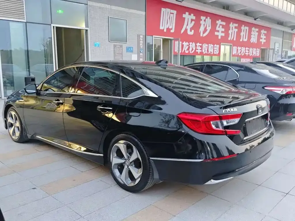 Honda Accord — фото 4