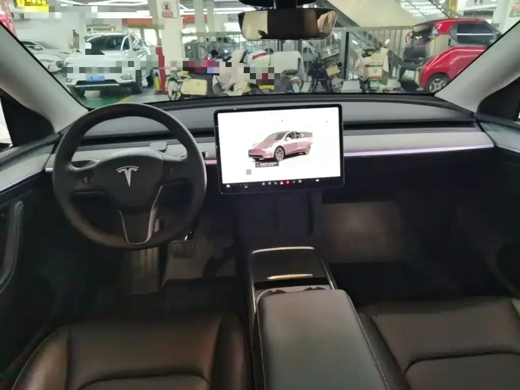 Tesla Model Y — фото 5
