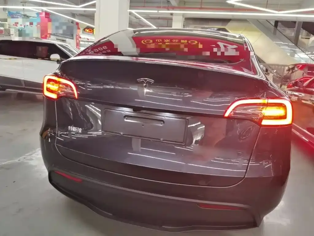 Tesla Model Y — фото 9