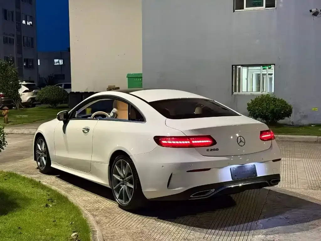 Mercedes-Benz E-Class (Import) — фото 4