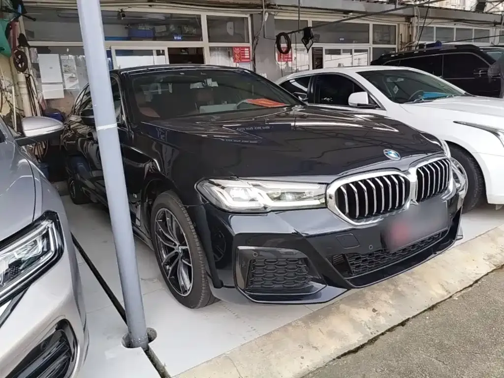 BMW 5 Series — фото 10