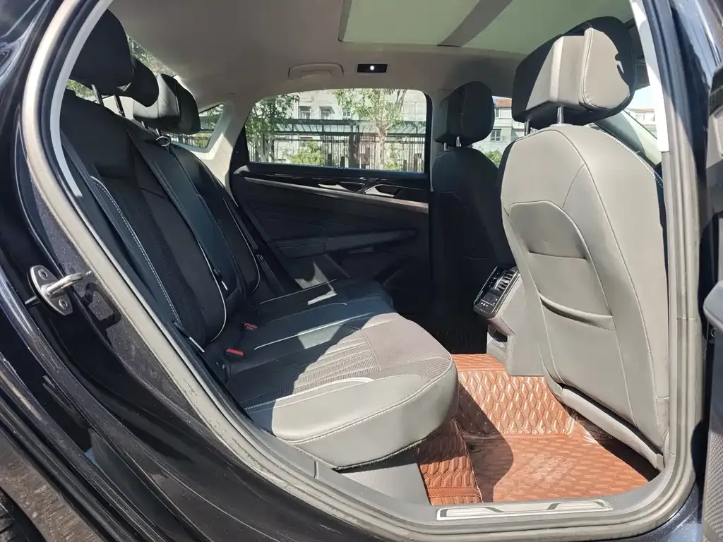 Volkswagen Passat — фото 4