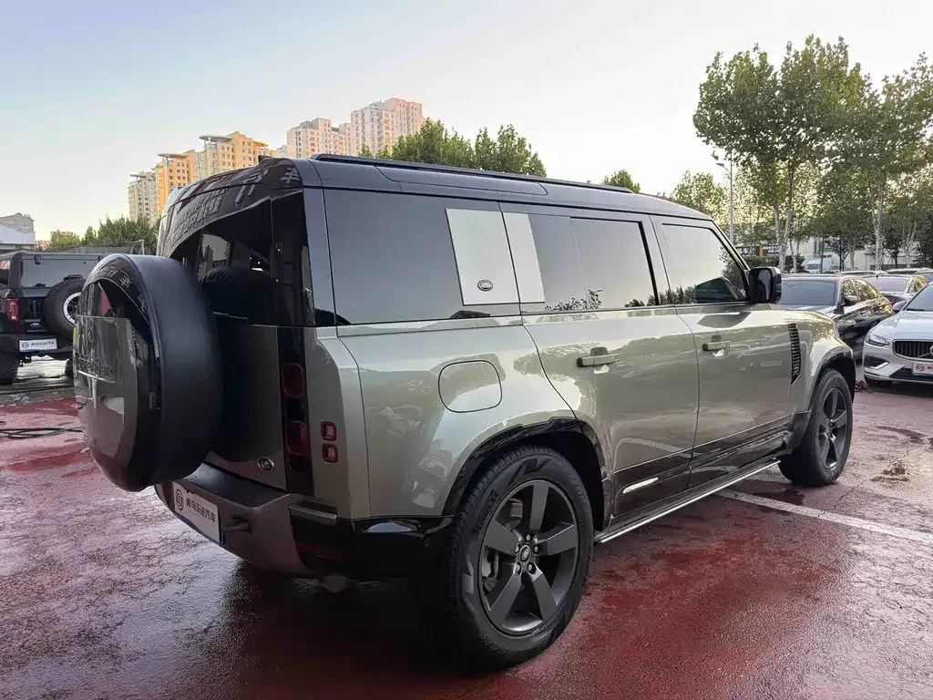 Land Rover Defender — фото 6