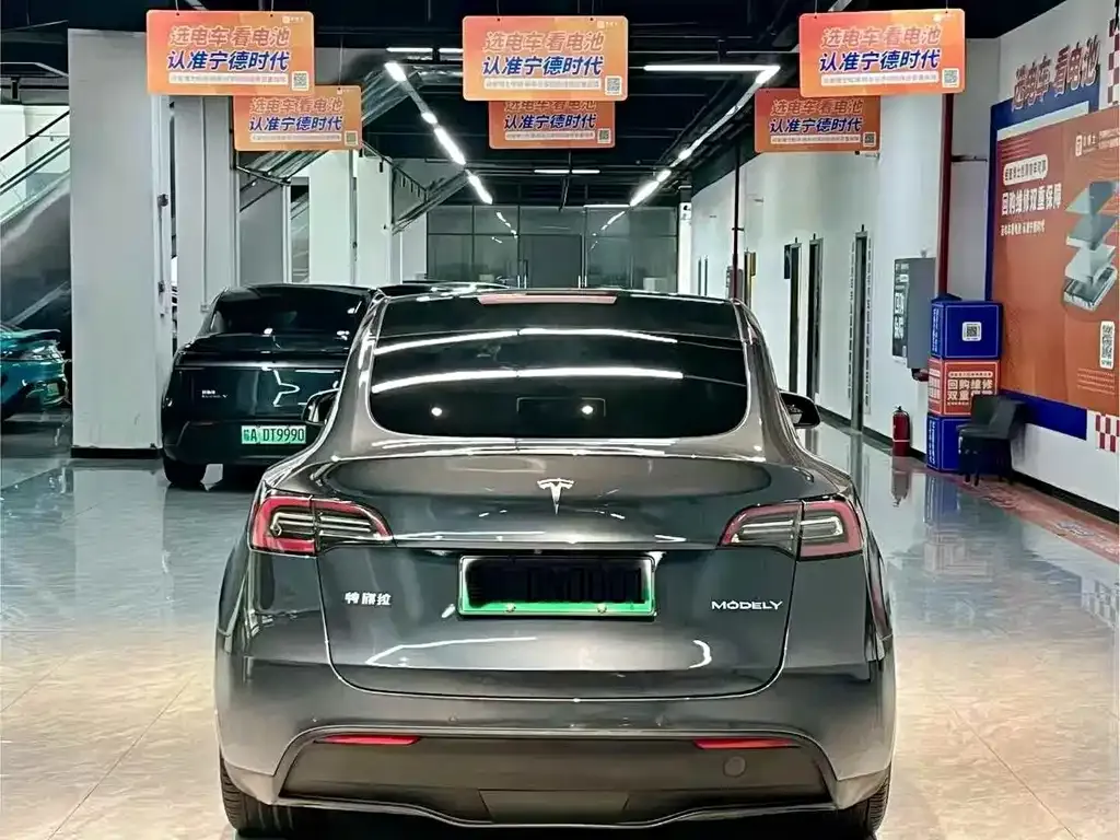 Tesla Model Y — фото 7