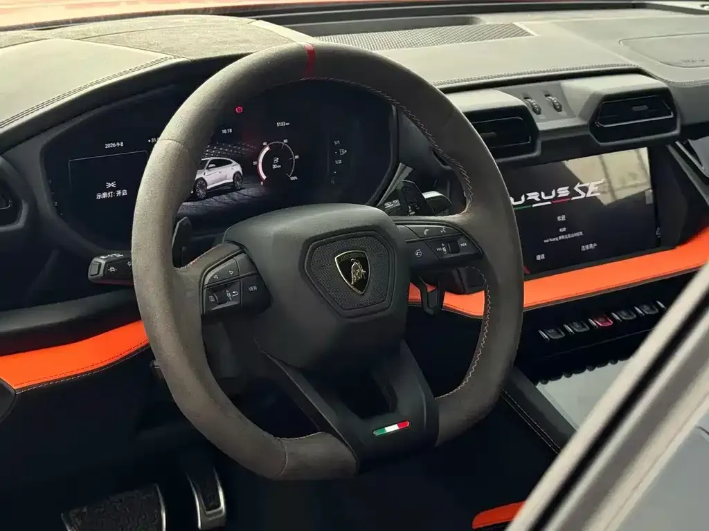 Lamborghini Urus SE — фото 4