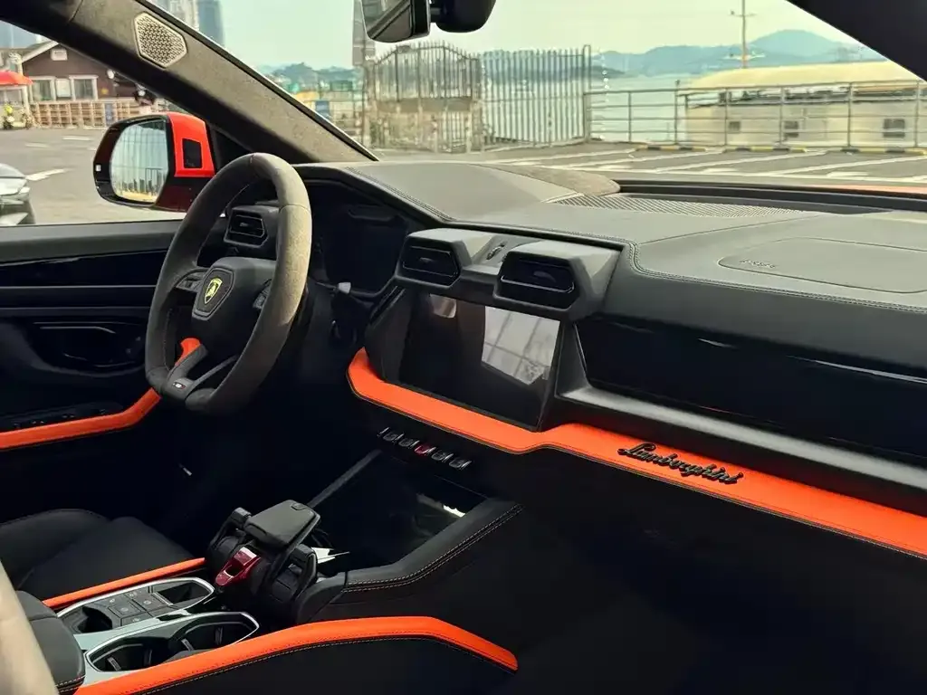 Lamborghini Urus SE — фото 5
