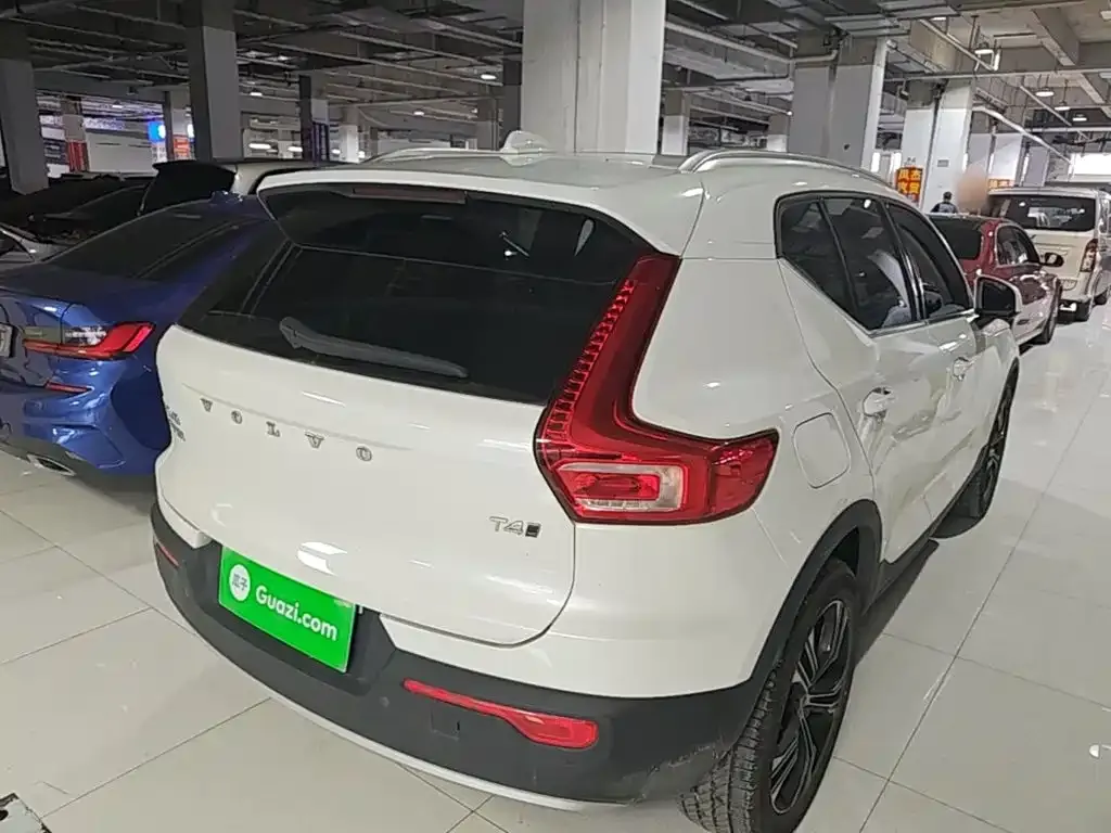 Volvo XC40 — фото 2
