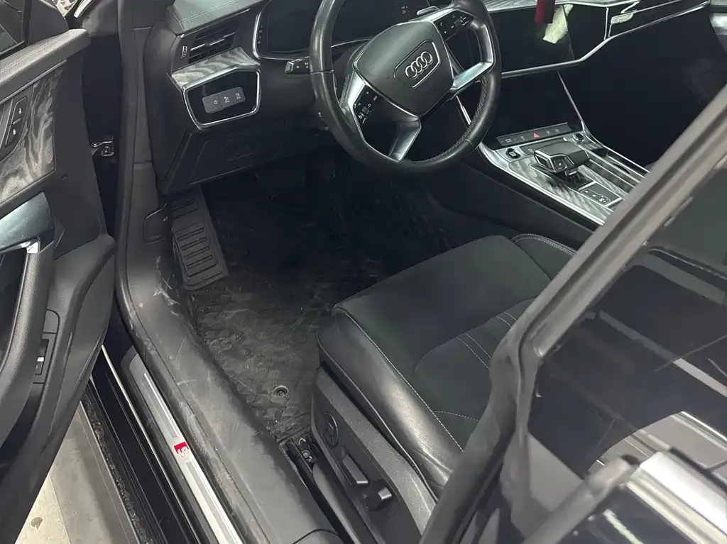 Audi A7L — фото 6