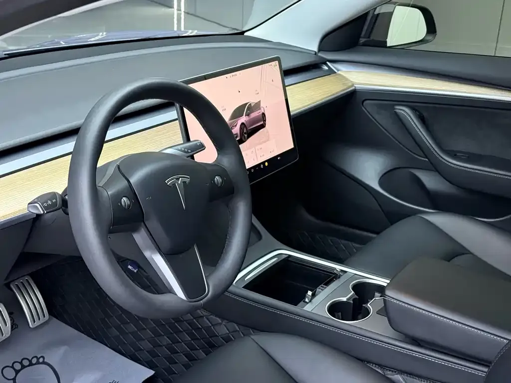 Tesla Model 3 — фото 8