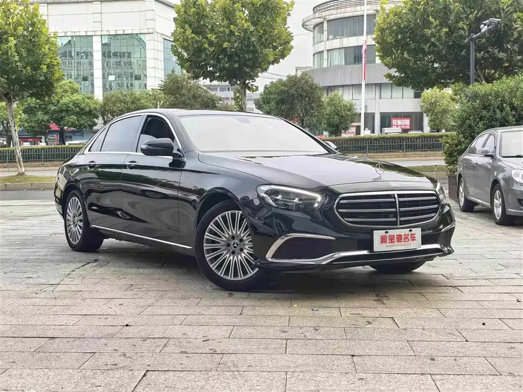 Mercedes-Benz E-Class — фото 10