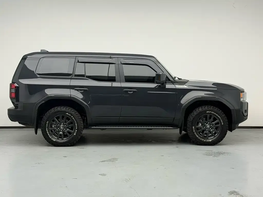 Toyota Prado — фото 10