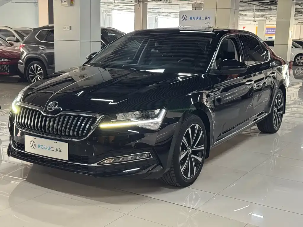 Skoda Superb — фото 1