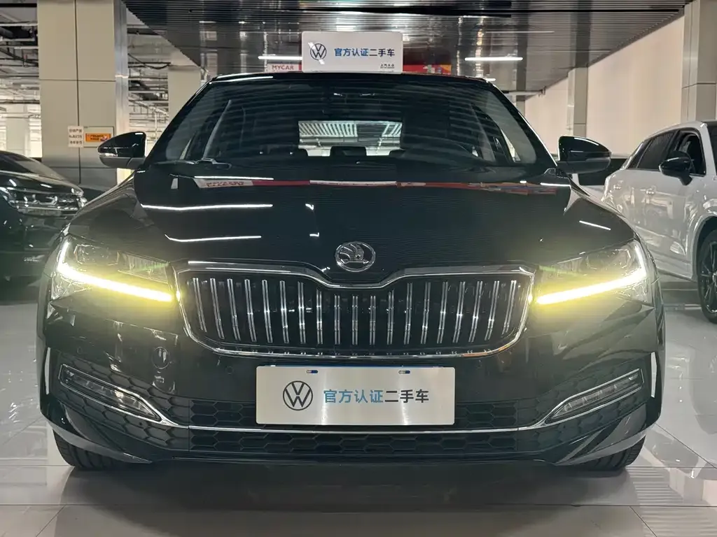 Skoda Superb — фото 7