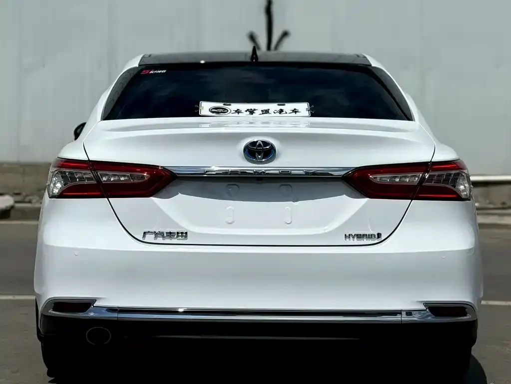 Toyota Camry — фото 4