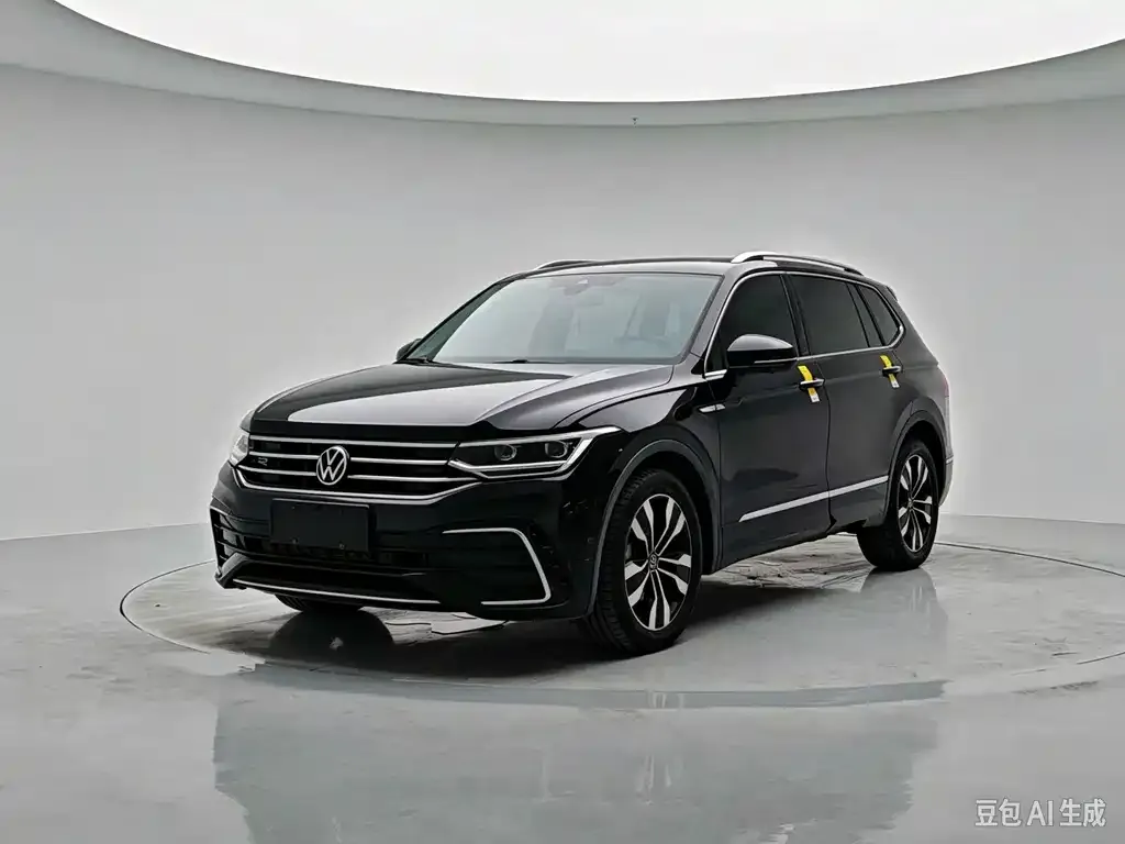 Volkswagen Tiguan L — фото 1