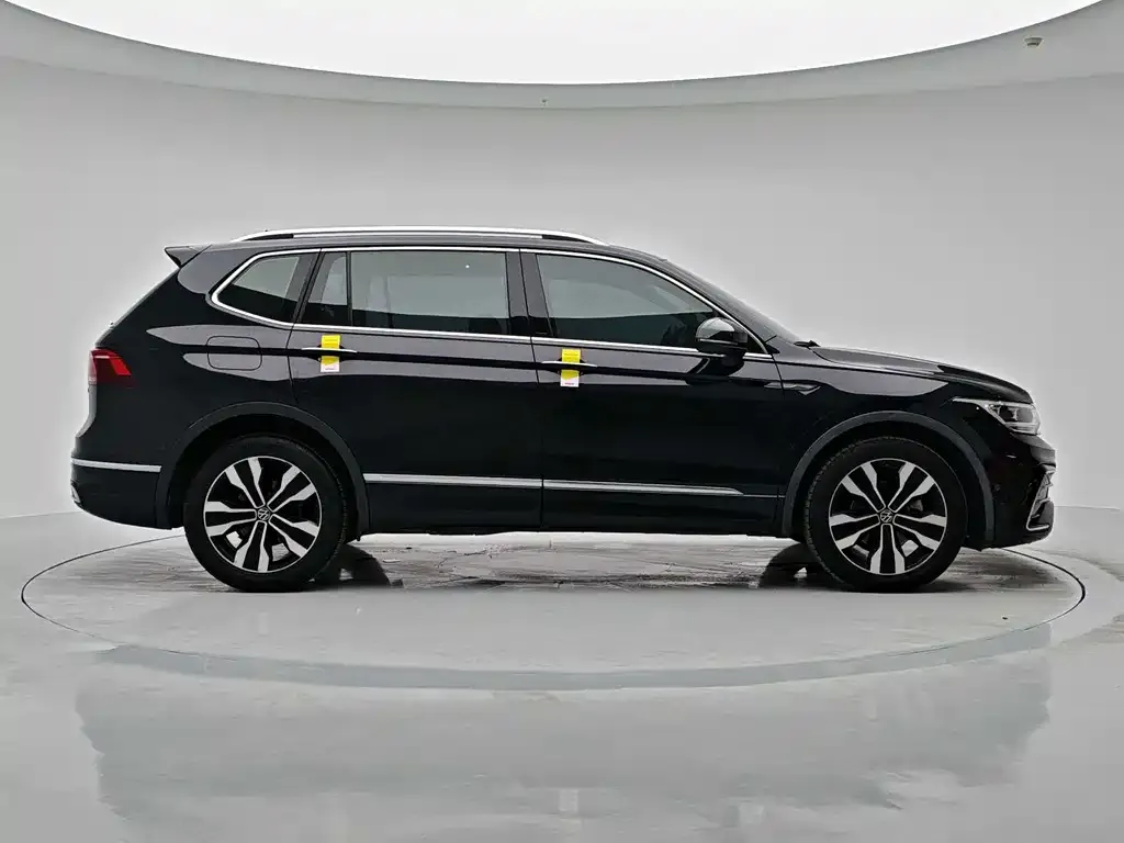 Volkswagen Tiguan L — фото 2