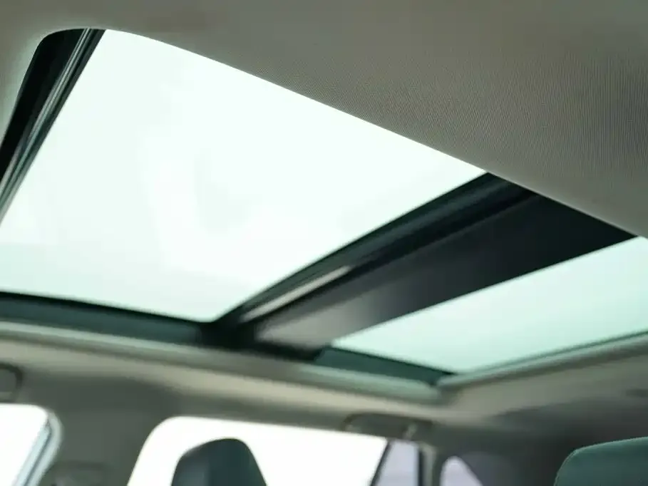 Toyota RAV4 — фото 9
