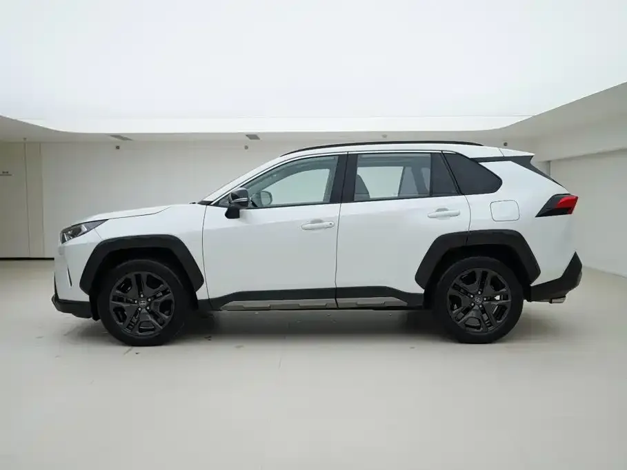 Toyota RAV4 — фото 4