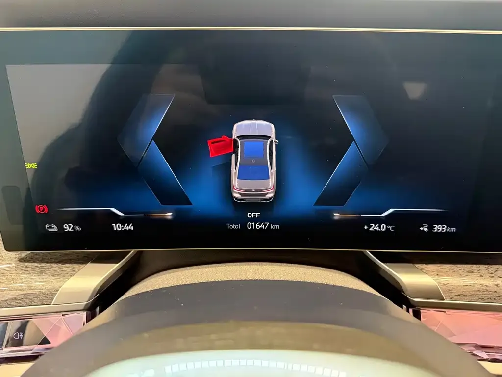 BMW i7 — фото 2