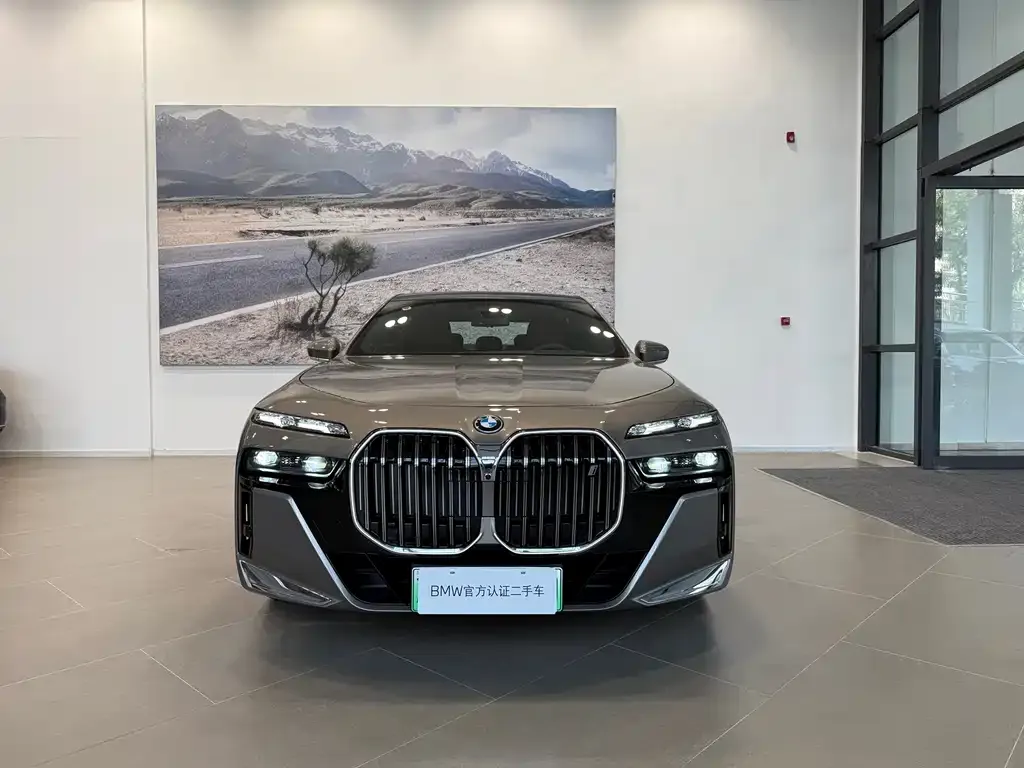 BMW i7 — фото 6