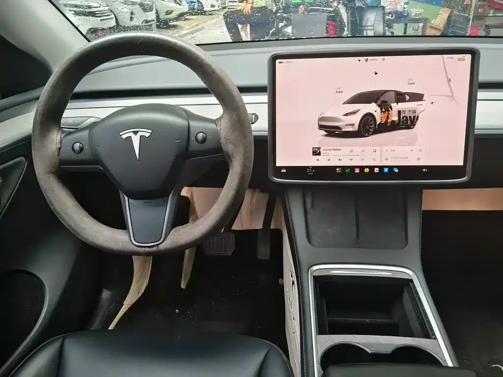 Tesla Model Y — фото 3