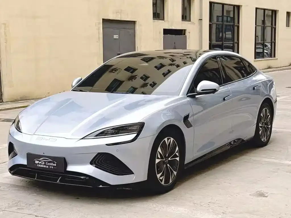 BYD Seal — фото 1