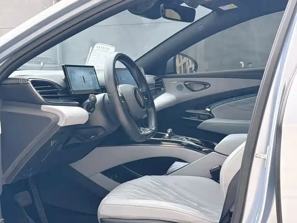 BYD Seal — фото 6