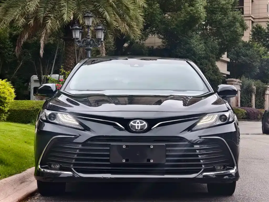 Toyota Camry — фото 10