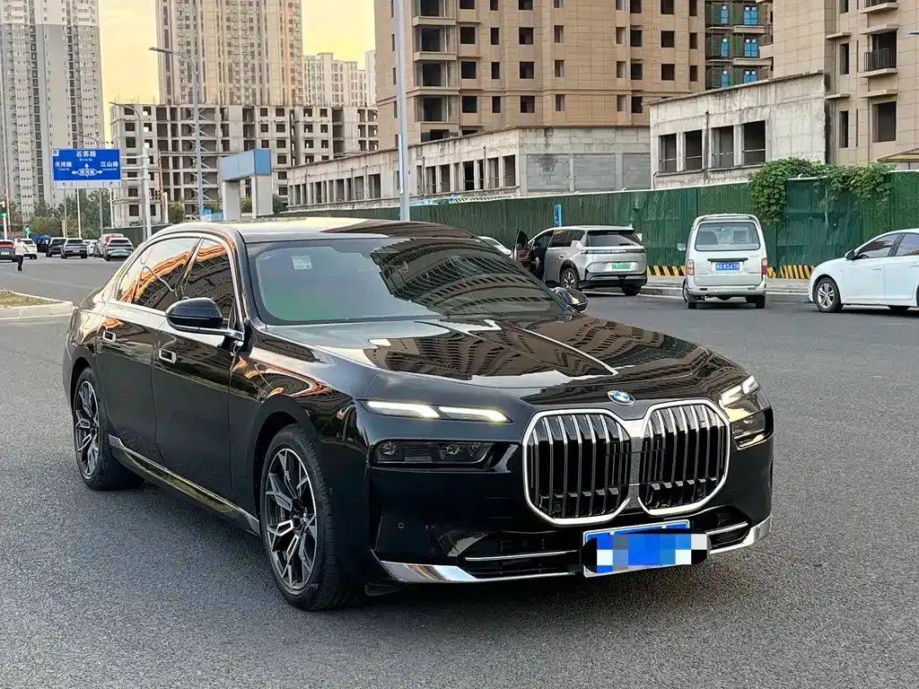 BMW 7 Series — фото 6