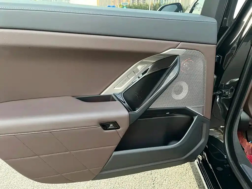 BMW 7 Series — фото 10