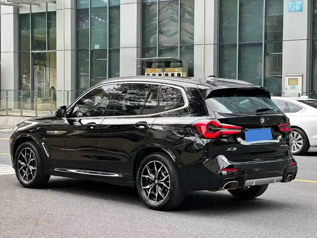 BMW X3 — фото 9