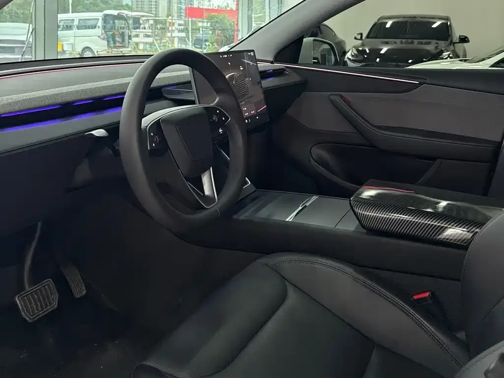 Tesla Model Y — фото 7