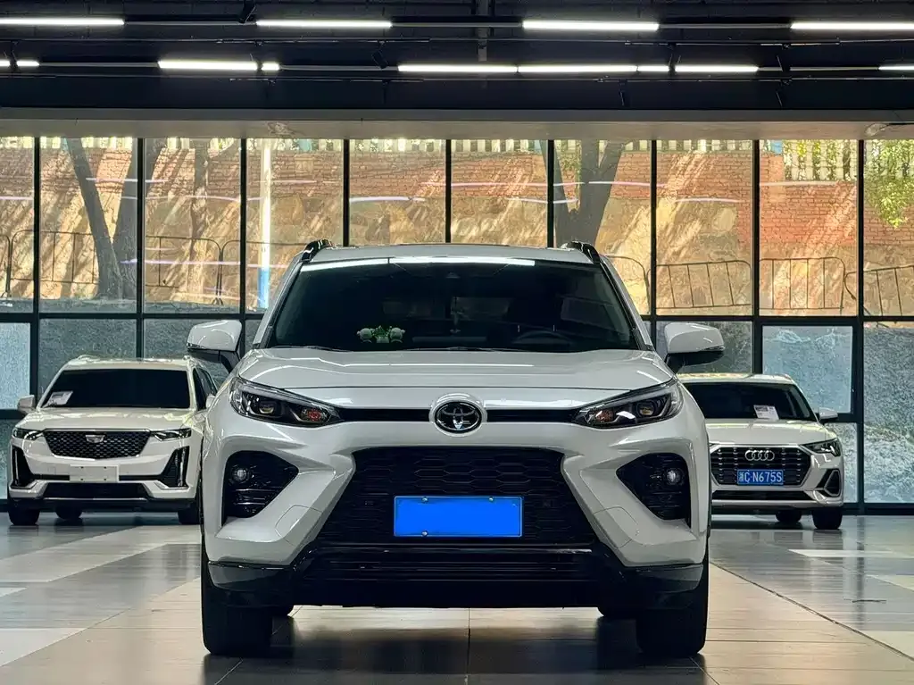 Toyota Wildlander — фото 7
