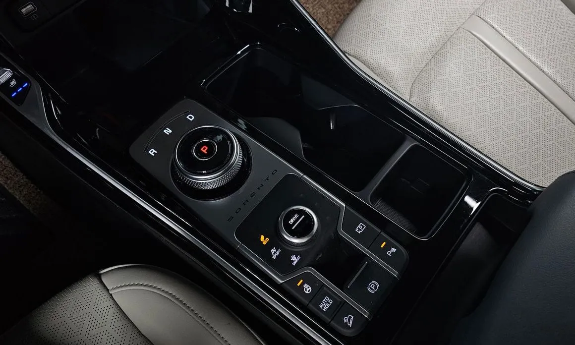 Kia Sorento — фото 5
