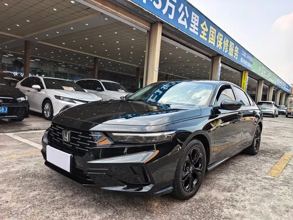 Honda Accord — фото 1
