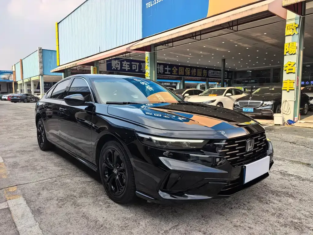 Honda Accord — фото 10