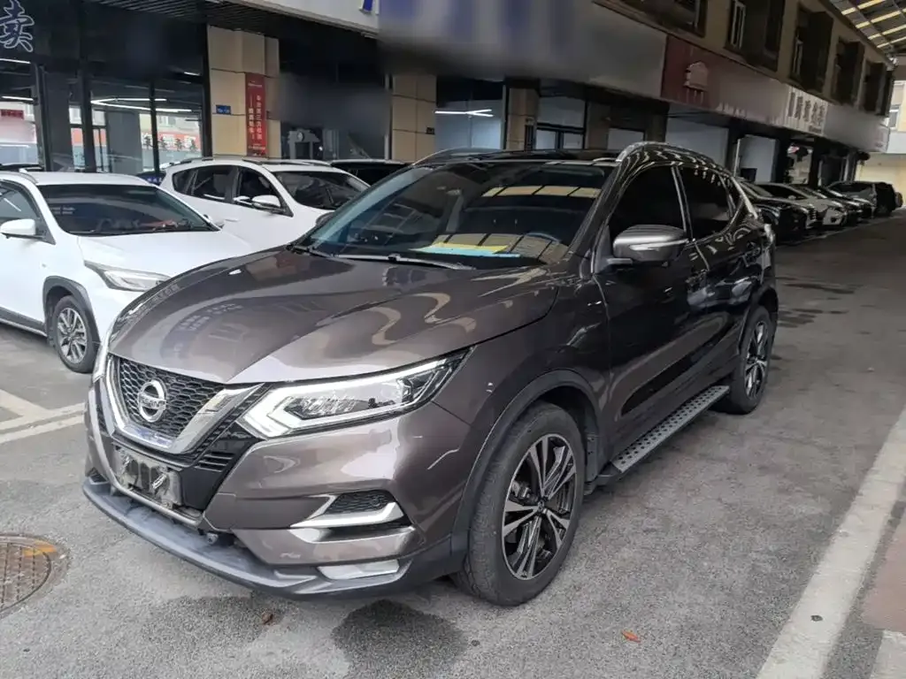 Nissan Qashqai — фото 1