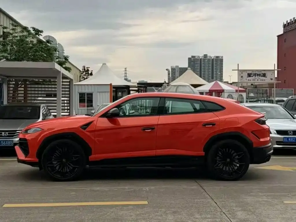 Lamborghini Urus SE — фото 2