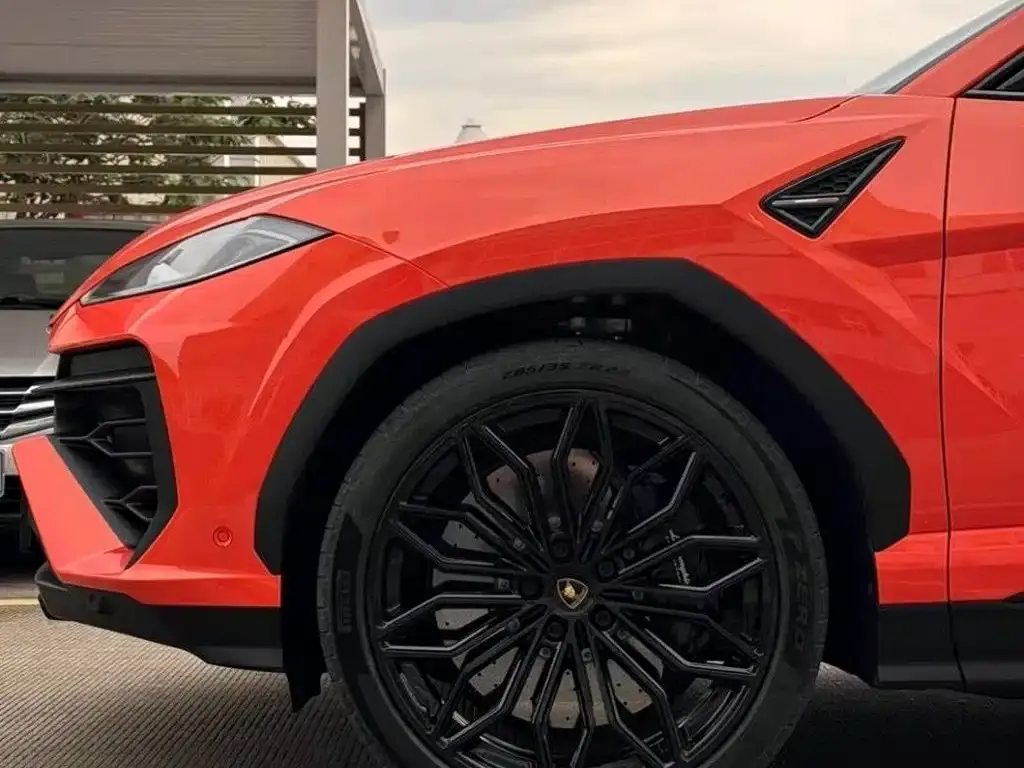 Lamborghini Urus SE — фото 3