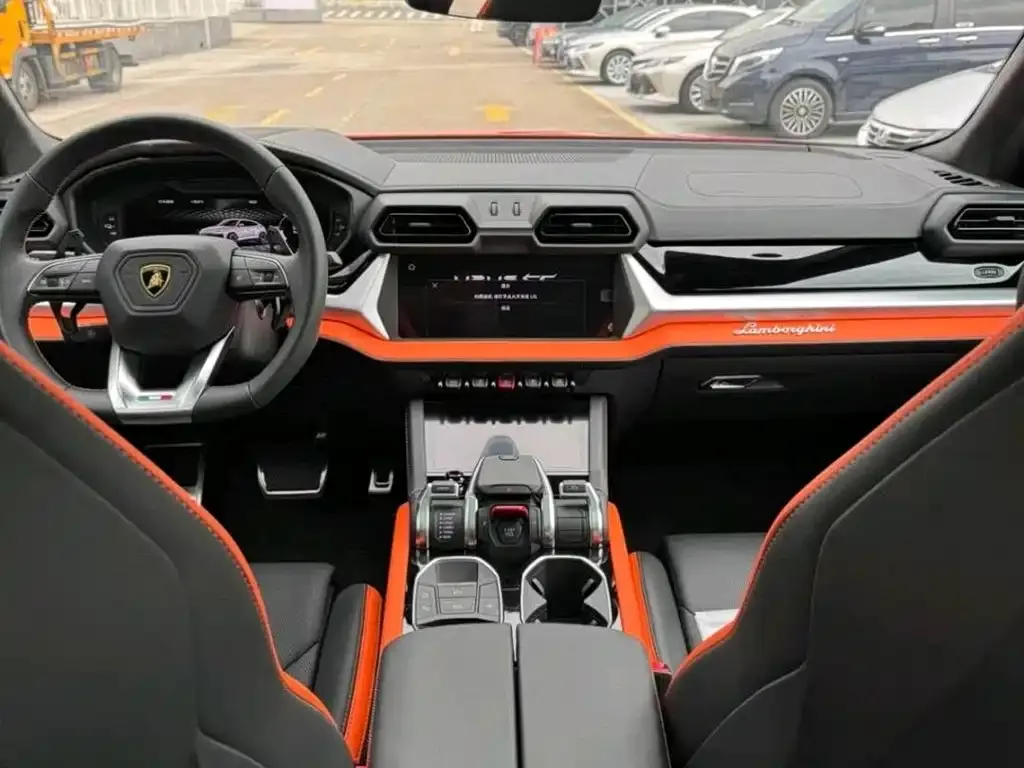 Lamborghini Urus SE — фото 8