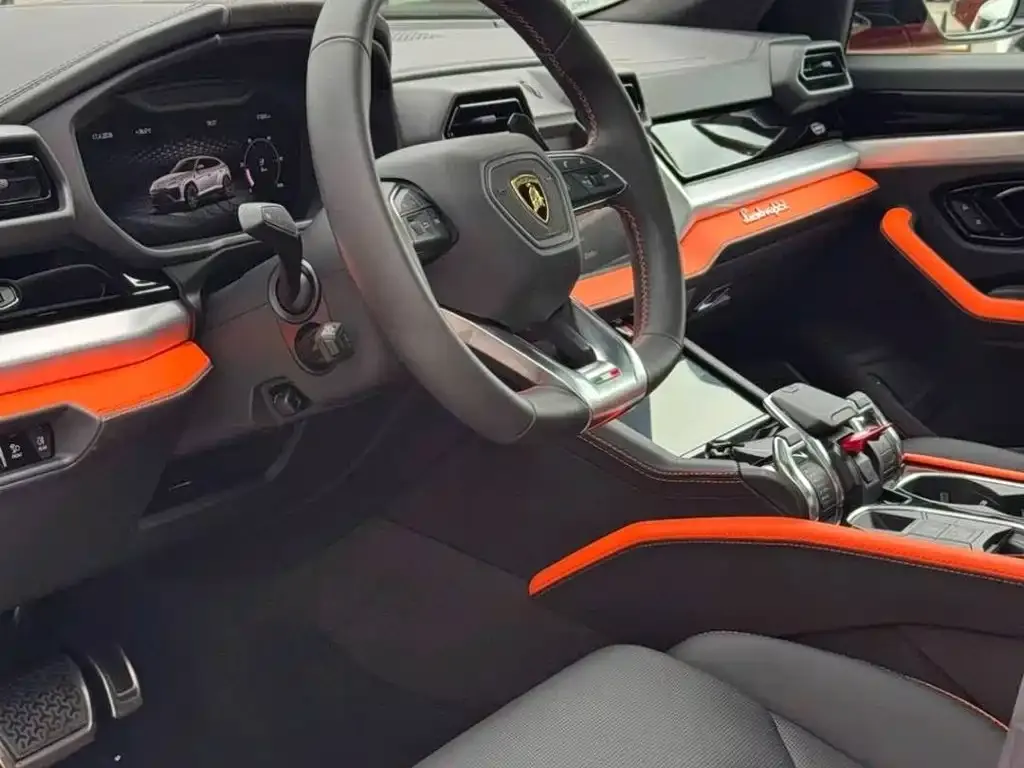 Lamborghini Urus SE — фото 9