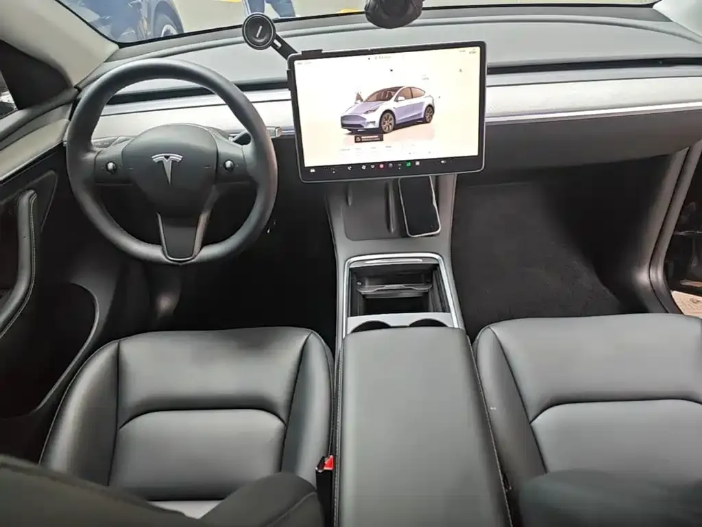 Tesla Model Y — фото 3