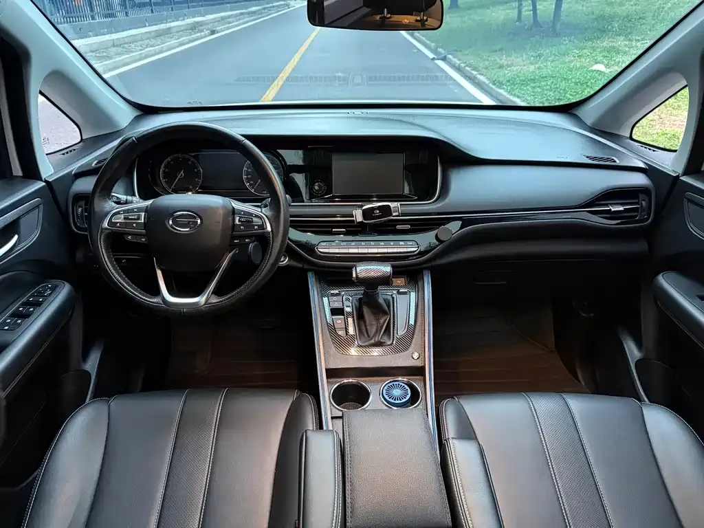 GAC Motor Trumpchi M6 — фото 4