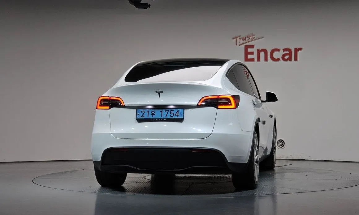 Tesla Model Y — фото 4
