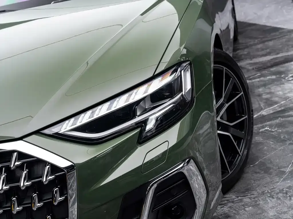 Audi A8 — фото 9