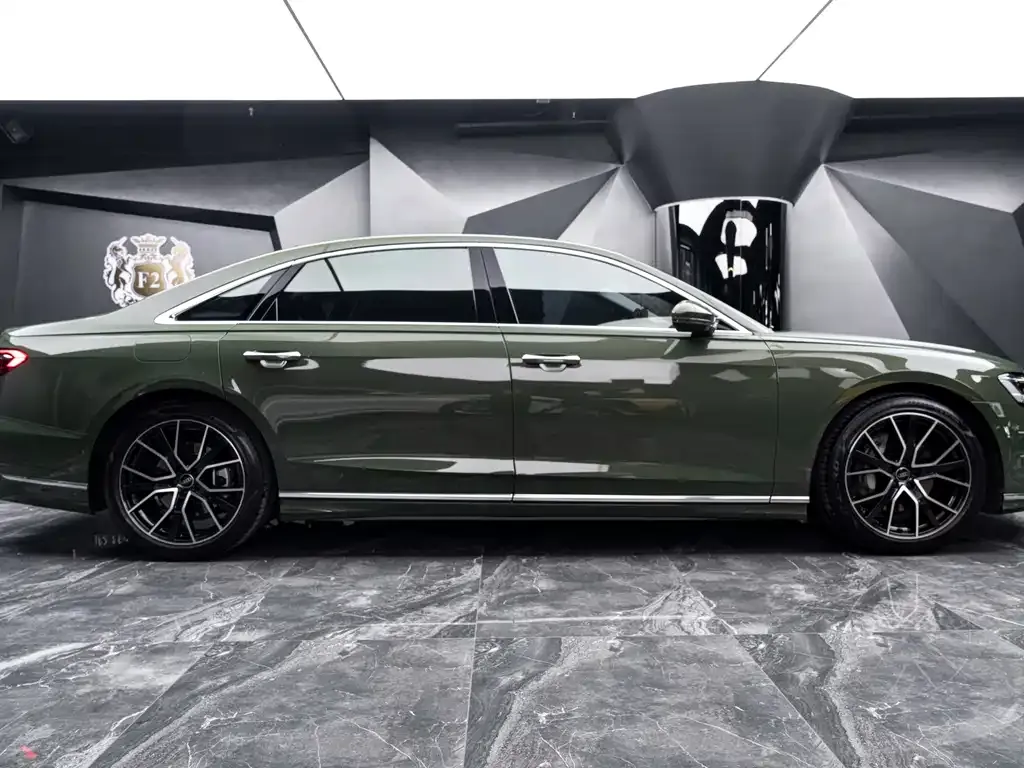 Audi A8 — фото 10